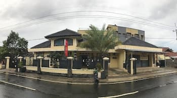 The Arsy Syariah Guest House