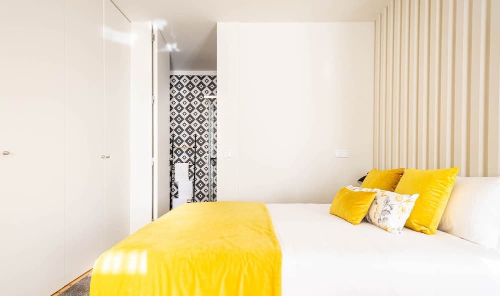 Bonja1 Light-filled Apartment w/ Balcony +AC