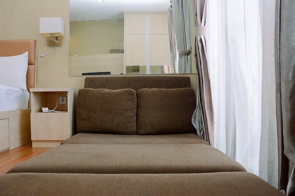 Cozy Living Studio at Cosmo Terrace Apartment