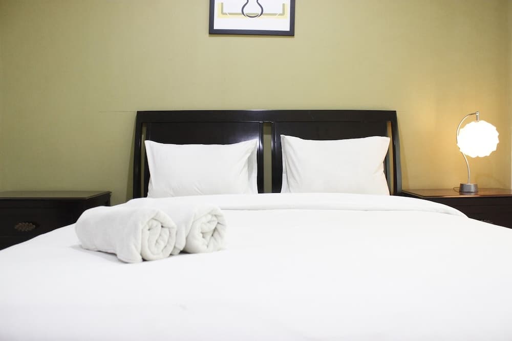 Spacious & Comfy 2BR at Galeri Ciumbuleuit Apartment