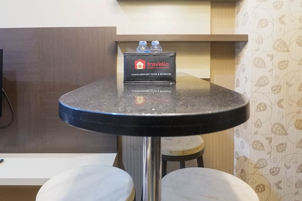 Minimalist 2BR Apartment at Tamansari Papilio