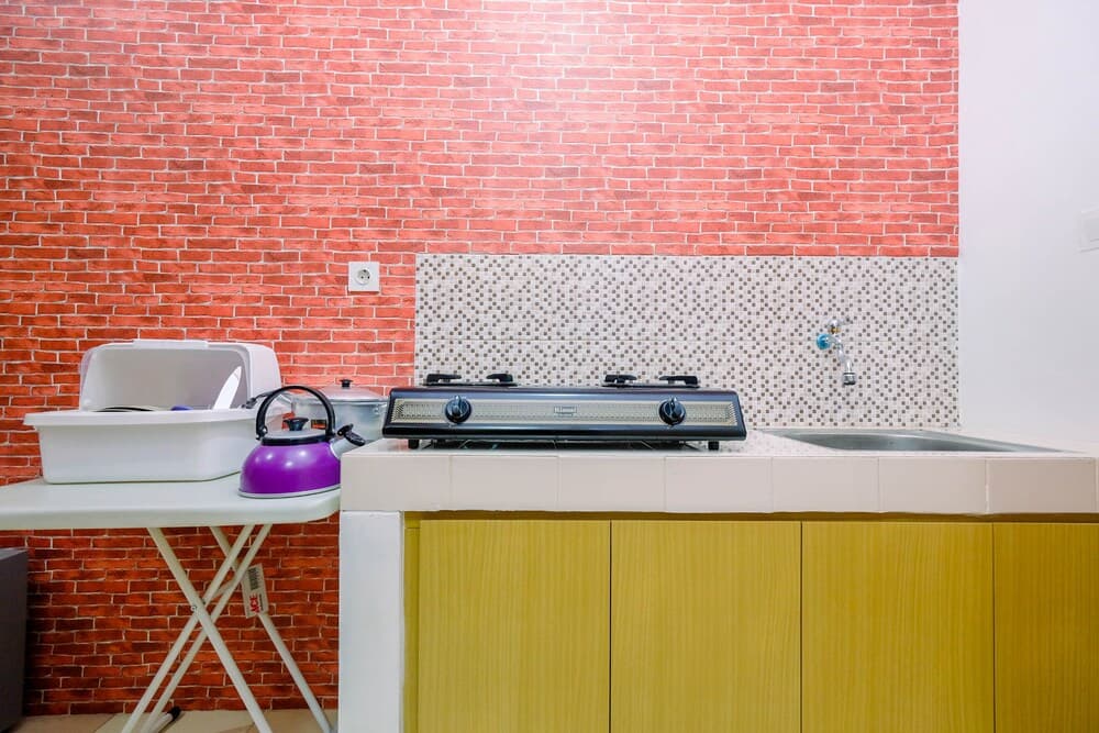 Cozy and Minimalist Studio at Dave Apartment