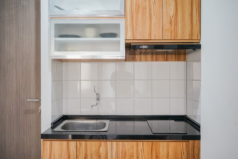 Comfortable and Furnished 2BR Apartment at Emerald Bintaro