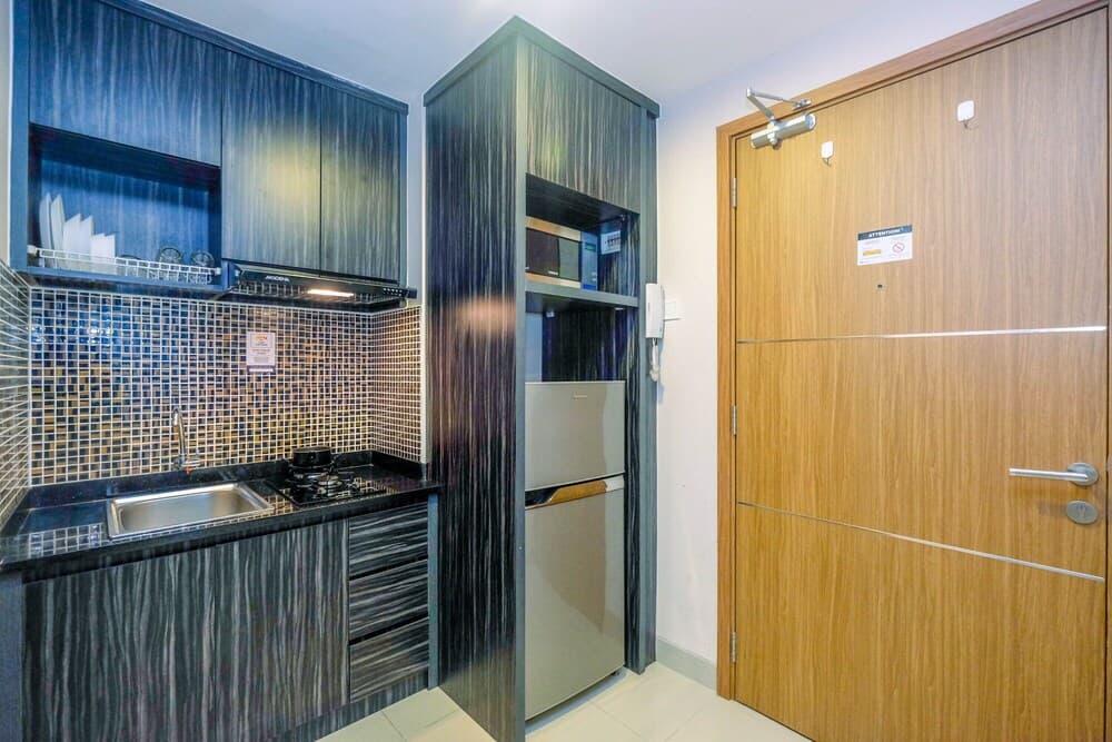 Warm and Cozy Studio at The Oasis Apartment