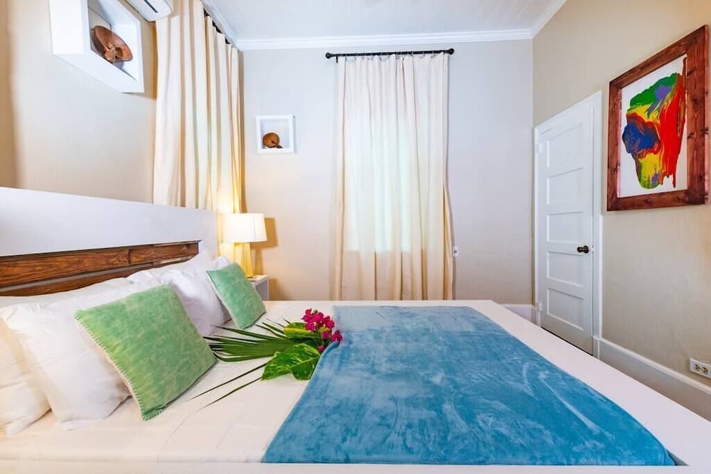 Blue Ocean Village House at Cable Beach