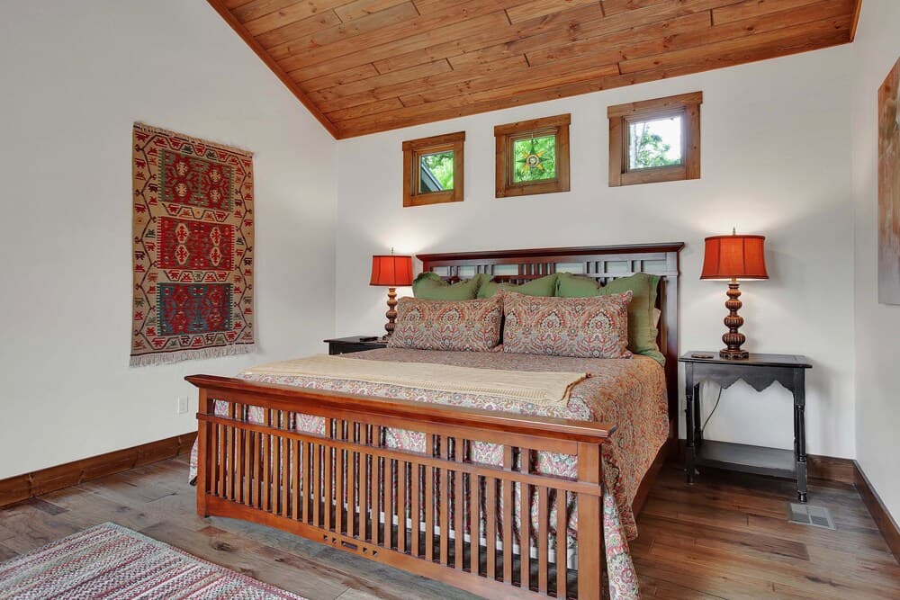 NEW Luxury Home Near Main St With two Hot Tubs and Firepit