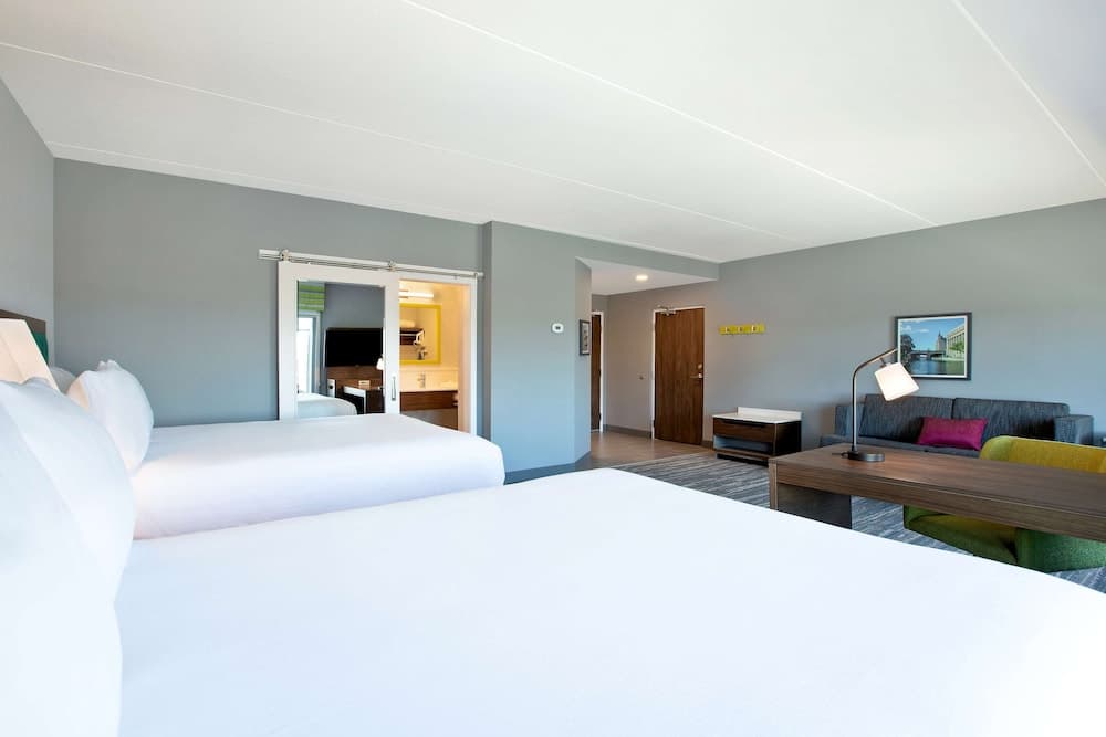 Hampton Inn & Suites Ottawa West