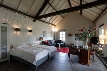 Room to Rent With own Entrance, Living Room and Bathroom