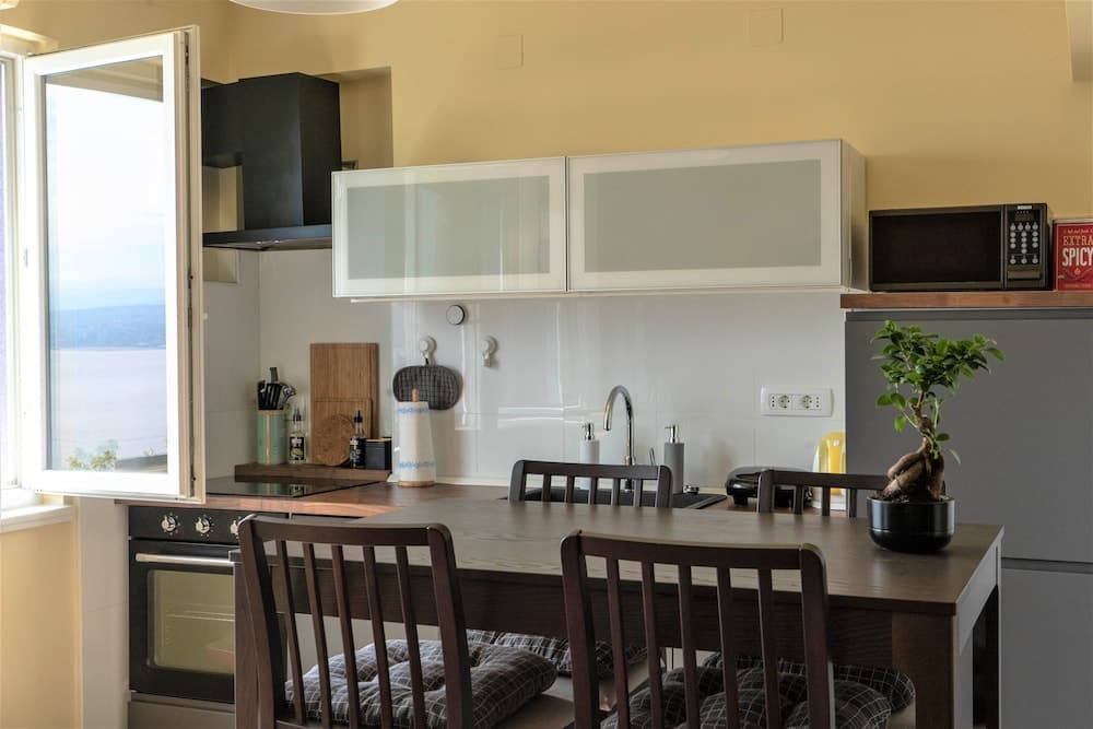 Apartment With Seaview