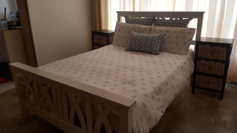 Room in House - Patzerella's Cozy Nest