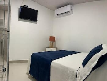 Malecon Cozy Private Room 6