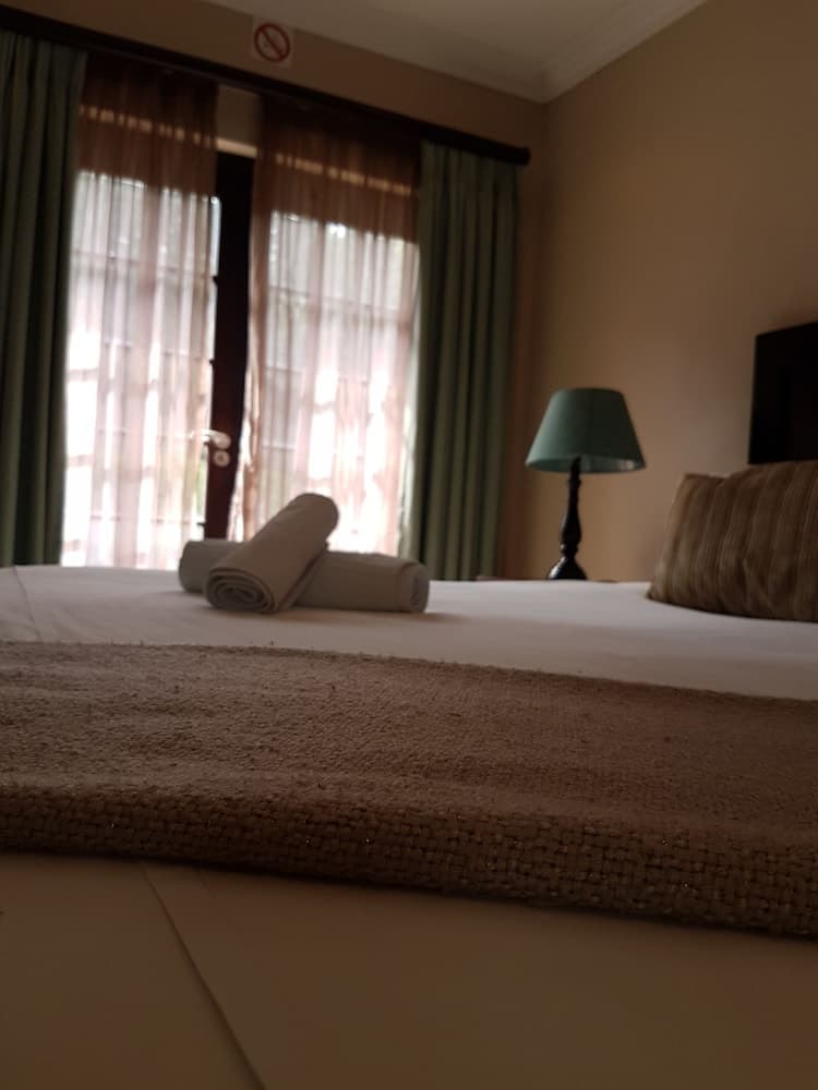 Fairview Bed And Breakfast - Double Bedroom 3