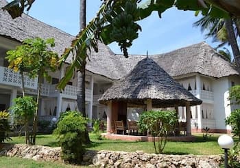 Wonderful two Minutes Walk to the White Sand Beach Property