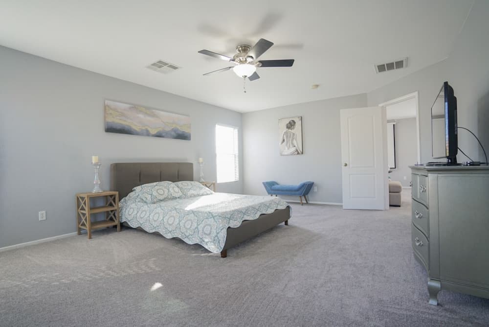 2400sqft House 6beds 3bath Pool Table BBQ