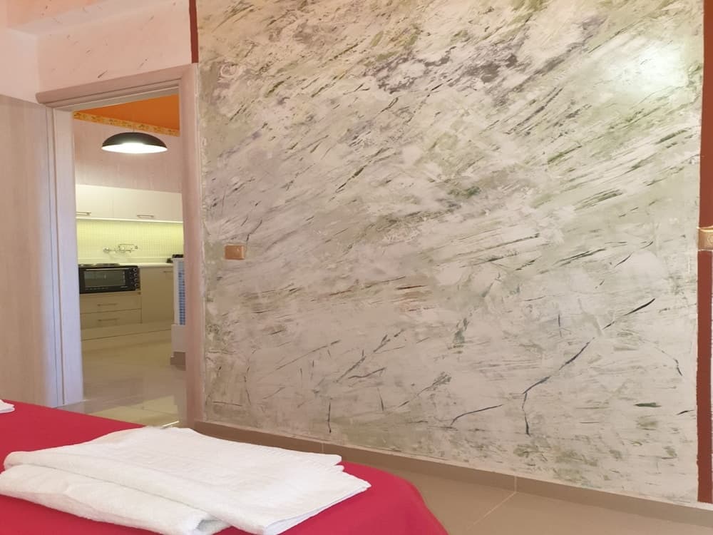 Entire Private Suite Sea Full View With Balcony, Shared Pool and Air Conditionin