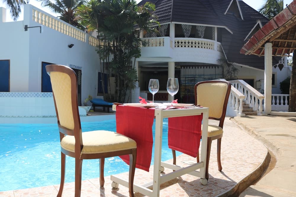 Room-a Wonderful Beach Property in Diani