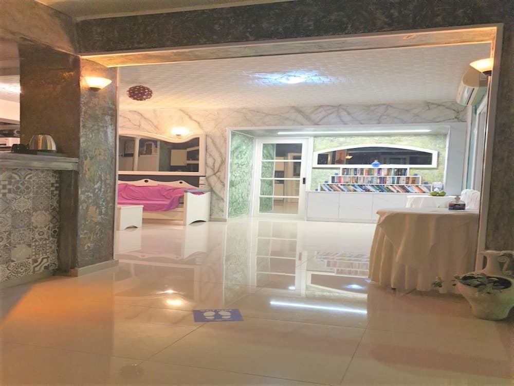 Beautiful and Spacious Room Near Cretan Sea