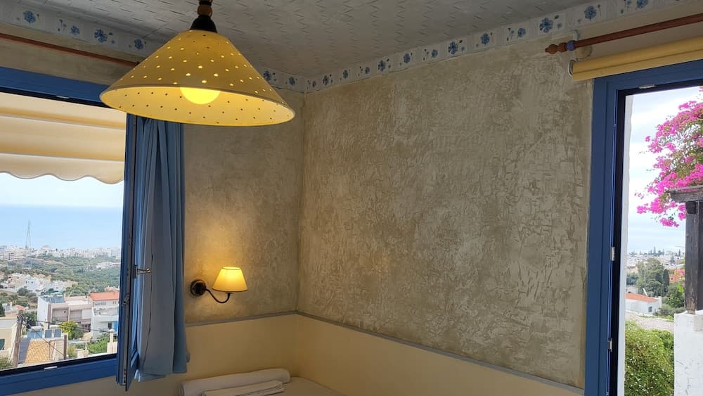 Studio Quiet And Peaceful And Very Relaxing With Kitchen, Shared Pool and Ac