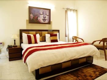 Maplewood Guest House, Neeti Bagh, New Delhiit is a Boutiqu Guest House - Room 3