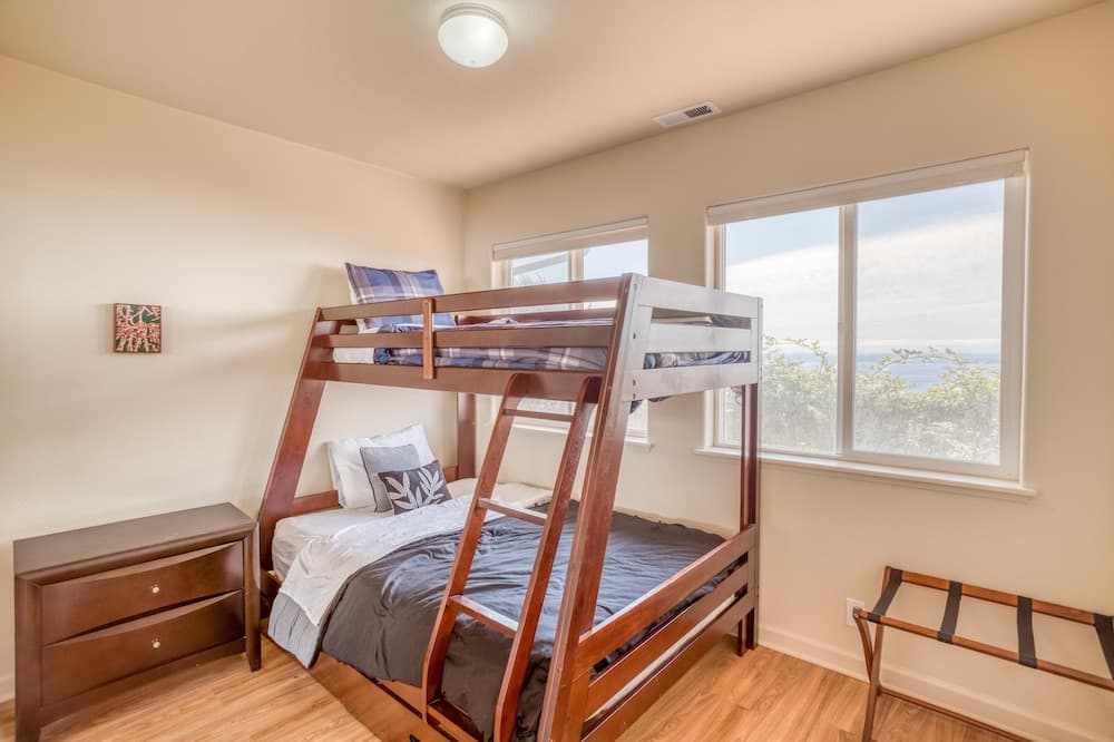 Storm Watchers Pointe