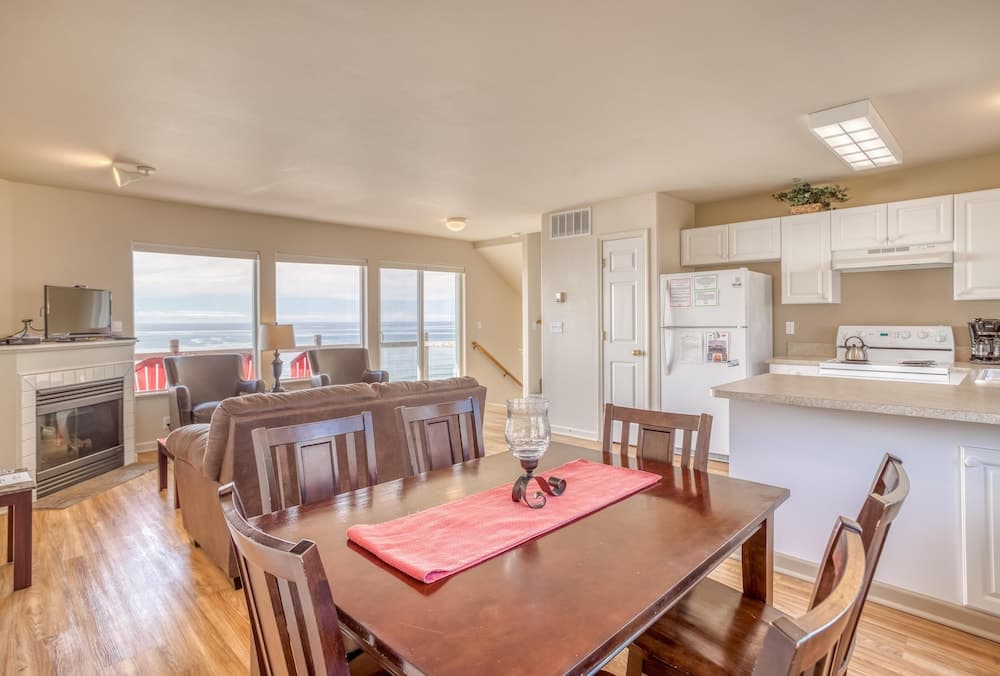 Storm Watchers Pointe