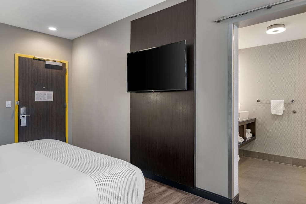 GLō Best Western Savannah-Gateway I-95