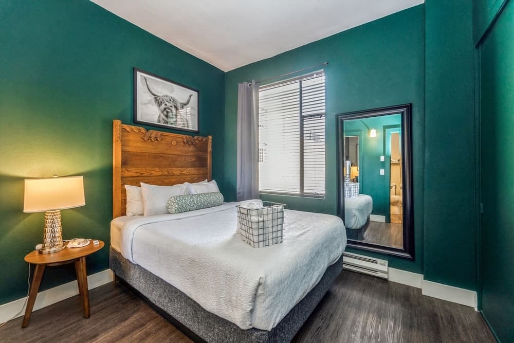 Kasa The Oxford Seattle