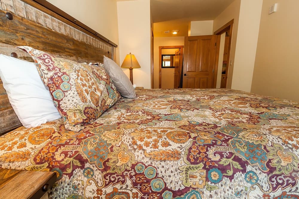 Expedition Station by Summit County Mountain Retreats