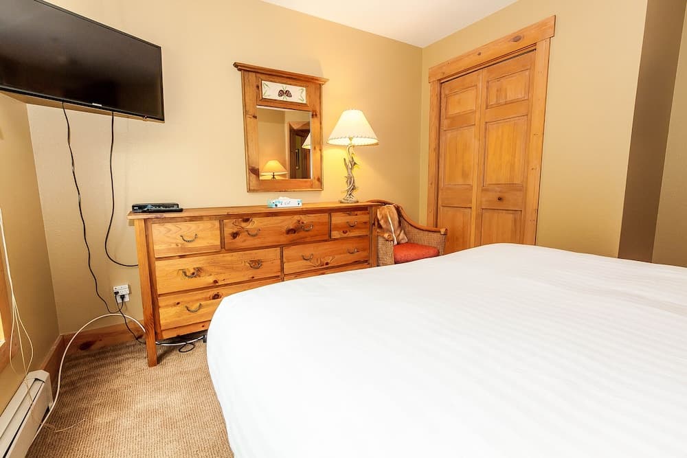 Trapper's Crossing #8770 by Summit County Mountain Retreats