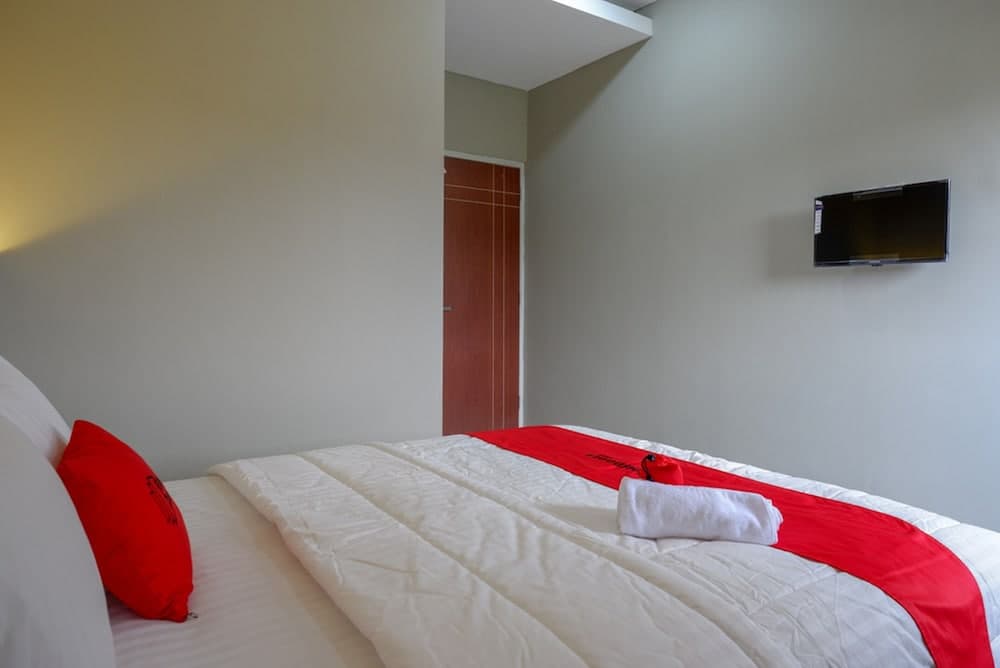 RedDoorz Syariah near PRPP Semarang