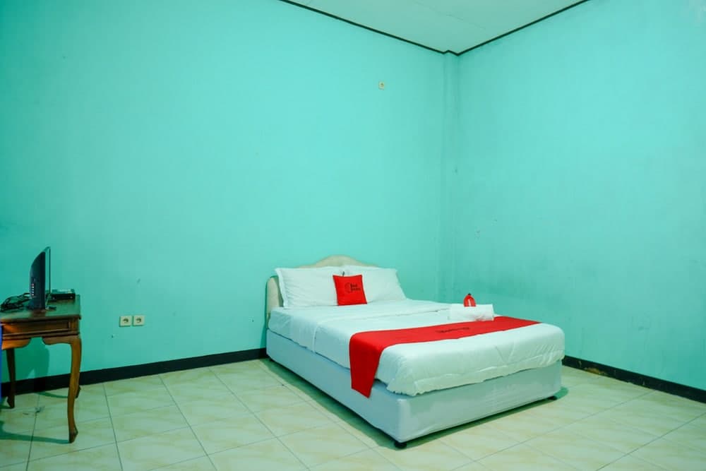 RedDoorz Syariah near Sekuro Beach Jepara