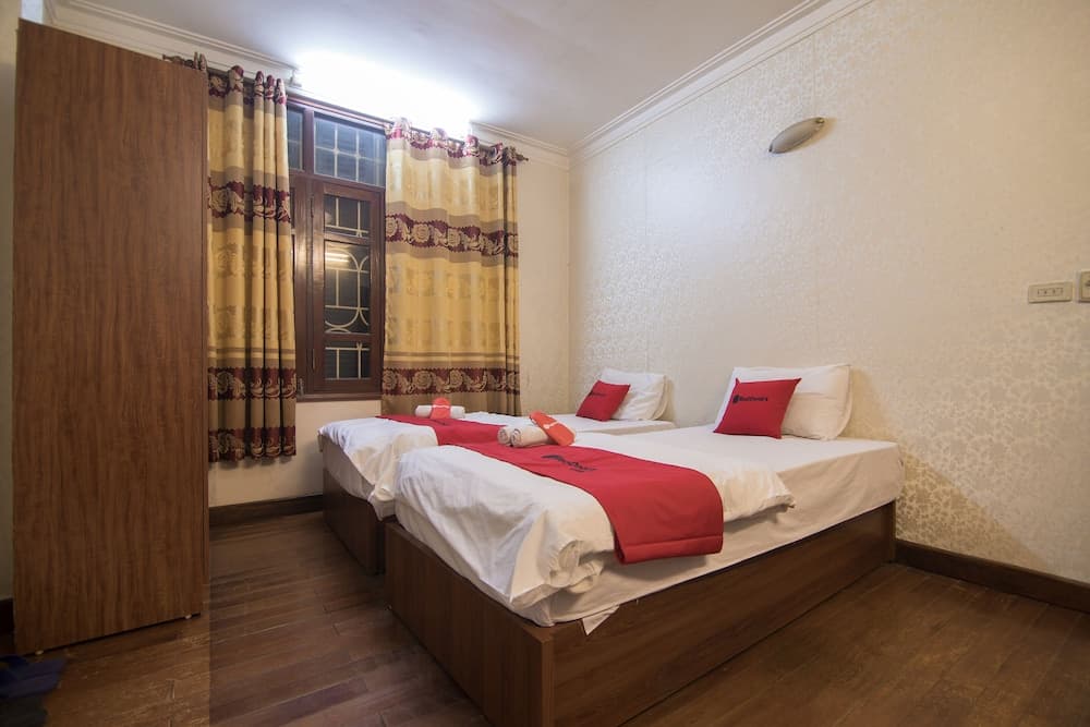 RedDoorz near Nha Tho Street