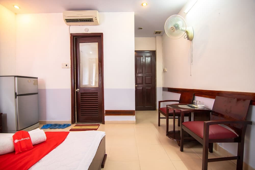 RedDoorz @ Hoang Minh Hotel