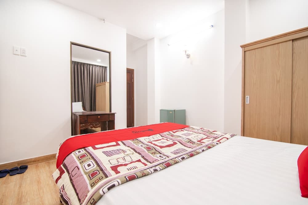 RedDoorz @ Saigon Train Station