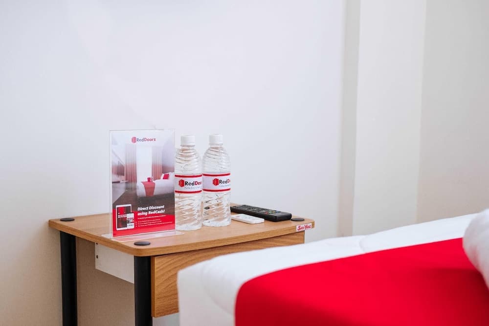 RedDoorz Plus @Yeesort Lapaz Iloilo City