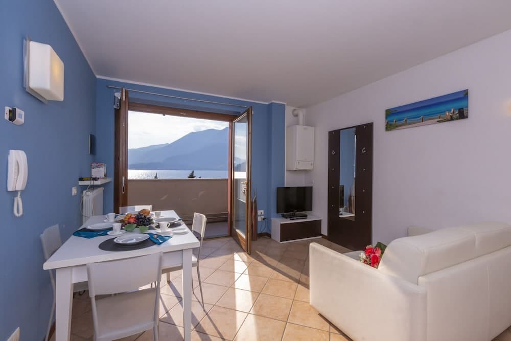 Fontana Del Lago Apt. 10