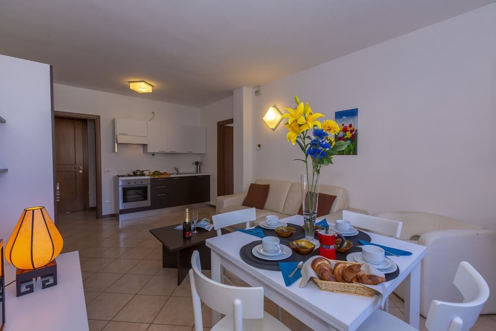 Fontana Del Lago Apt. 13