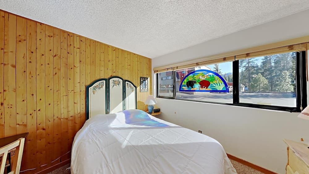 Remodeled 2 Bedroom Condo with Easy Access to Mountain Biking, Swimming, Hiking, Hot Tubs! by RedAwning