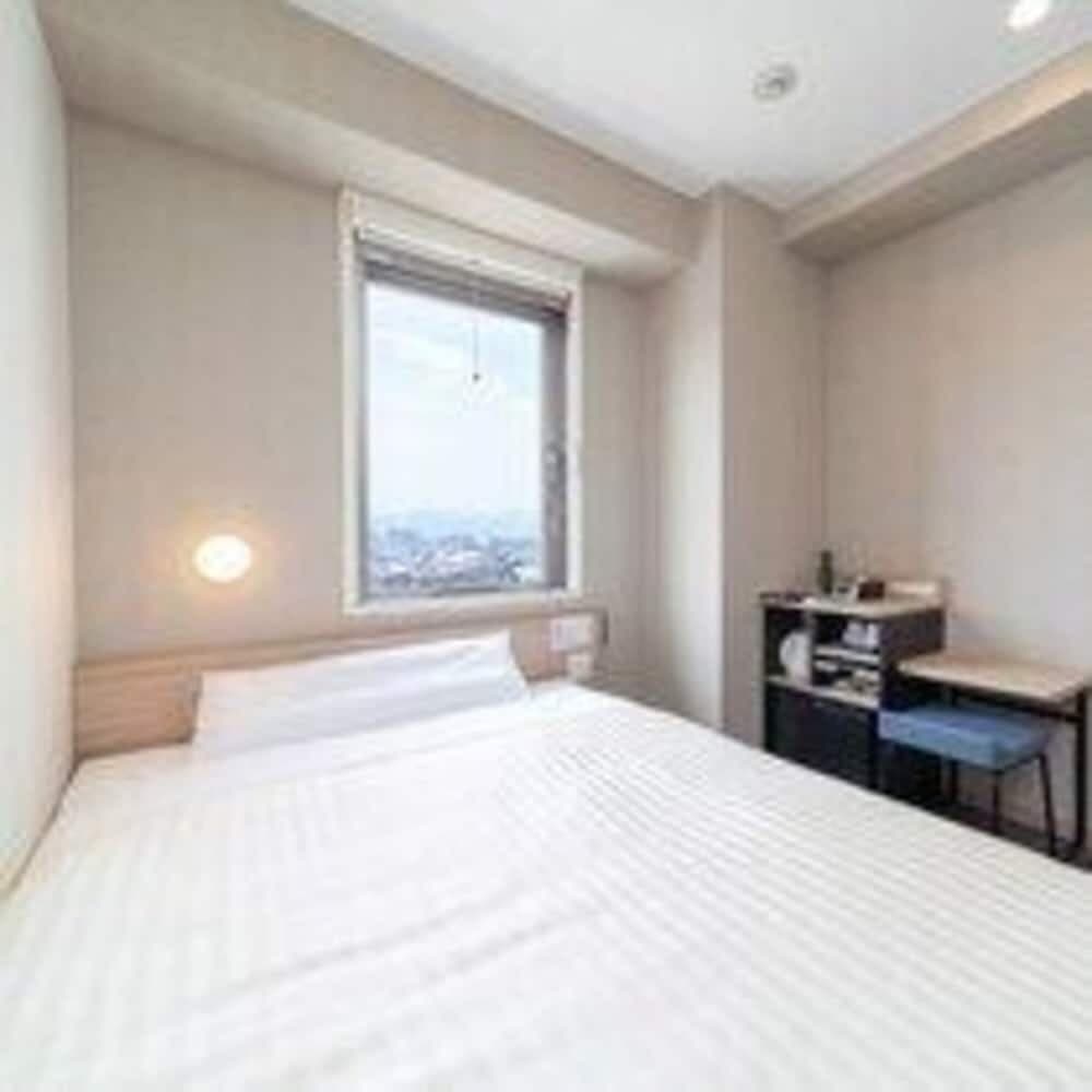 Super Hotel Iyosaijo