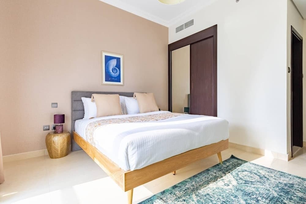 Beaming 3BR Apartment in Downtown Burj District!