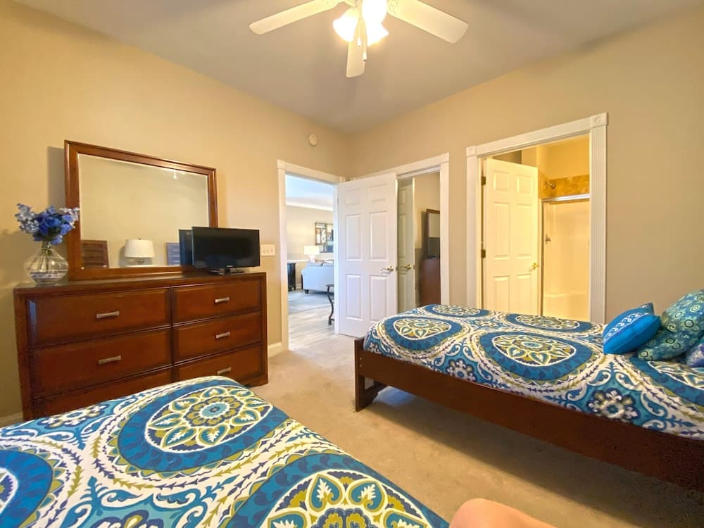 Newly Furnished! Premiere Condo w/ Lake View!