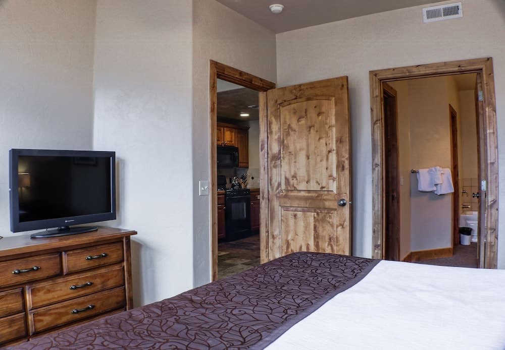 Foxpoint 2 Bedroom Condo by RedAwning