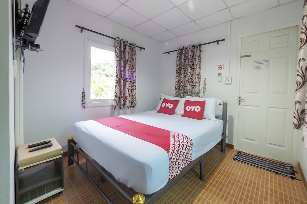 OYO 75325 Our House Tha Sao