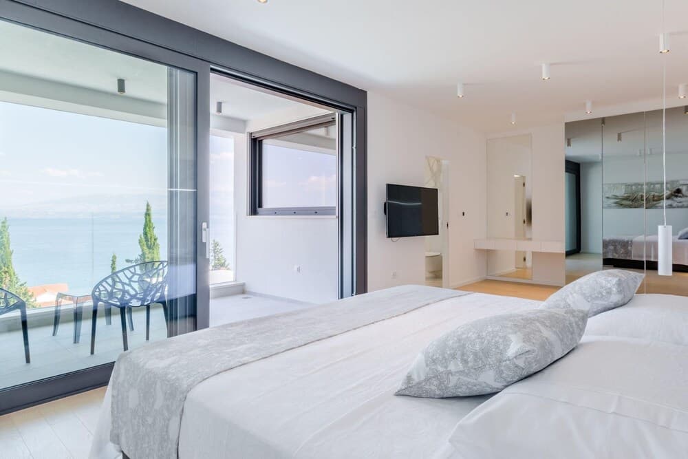 Luxury Villa Pax With Heated Infinity Pool, 8 Sleeps