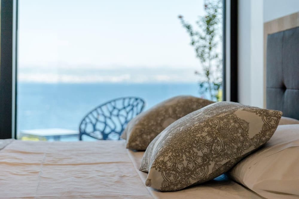 Luxury Villa Complex Pax & Vitae With Heated Infinity Pools, 16 Sleeps