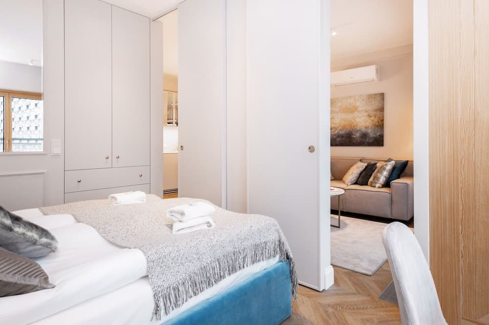 Mennica Residence Apartments by Renters