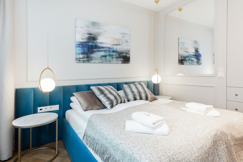 Mennica Residence Apartments by Renters