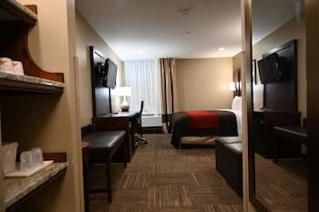 Giles Hotel Inn & Suites