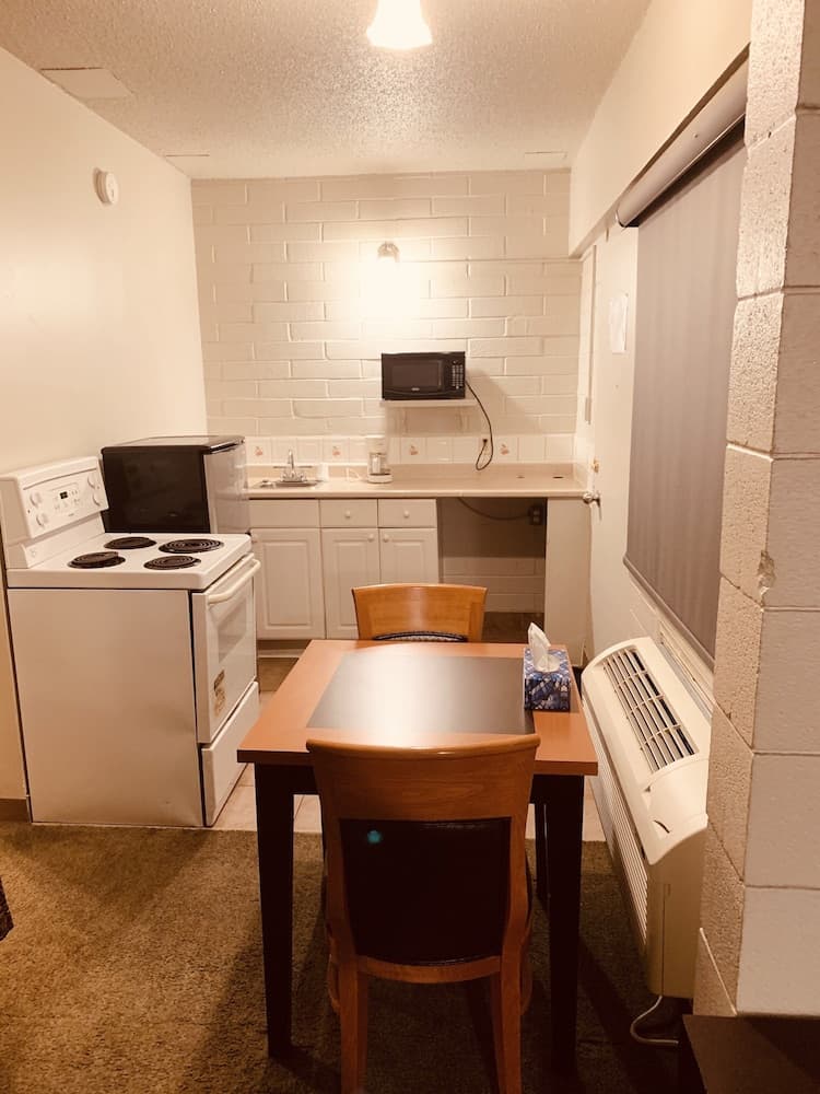 Red Carpet Inn & Suites Calgary