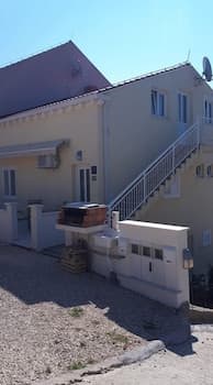 Apartments Šišević